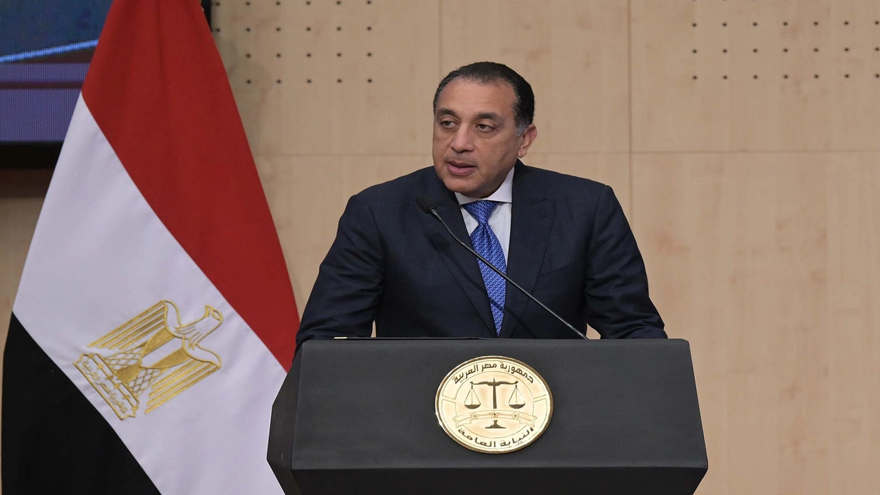 مصر تفتح مباحثات موسعة مع كبرى الشركات العالمية في قطاع صناعة السيارات